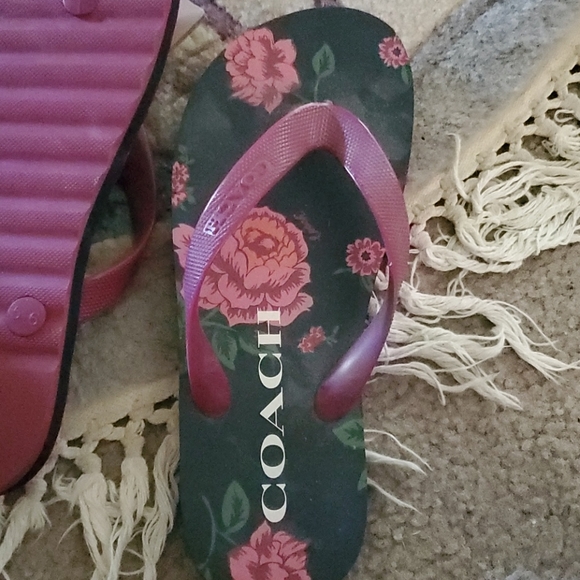 Coach flips flowers new really pretty colors - Picture 5 of 7